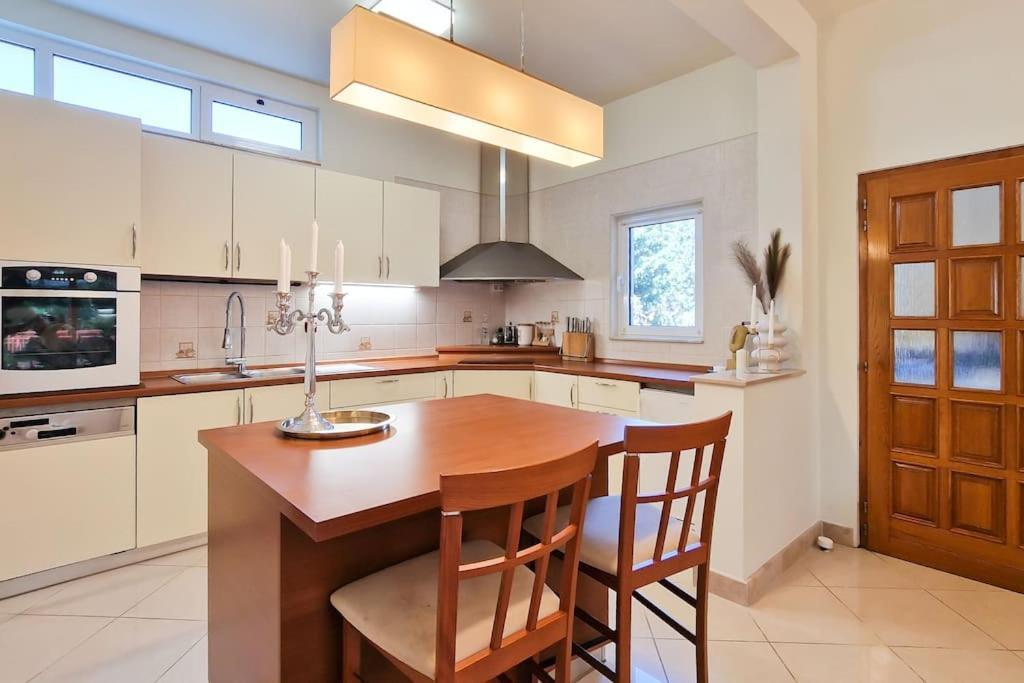 Apartment Kalliope, 200M Sea Kastela Bagian luar foto